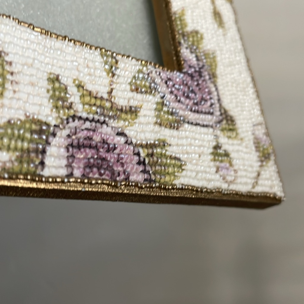 •| beaded picture frame - Picture 6 of 9